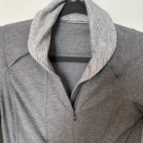 Lululemon Think Fast Pullover Size 4 Gray - Picture 11 of 15
